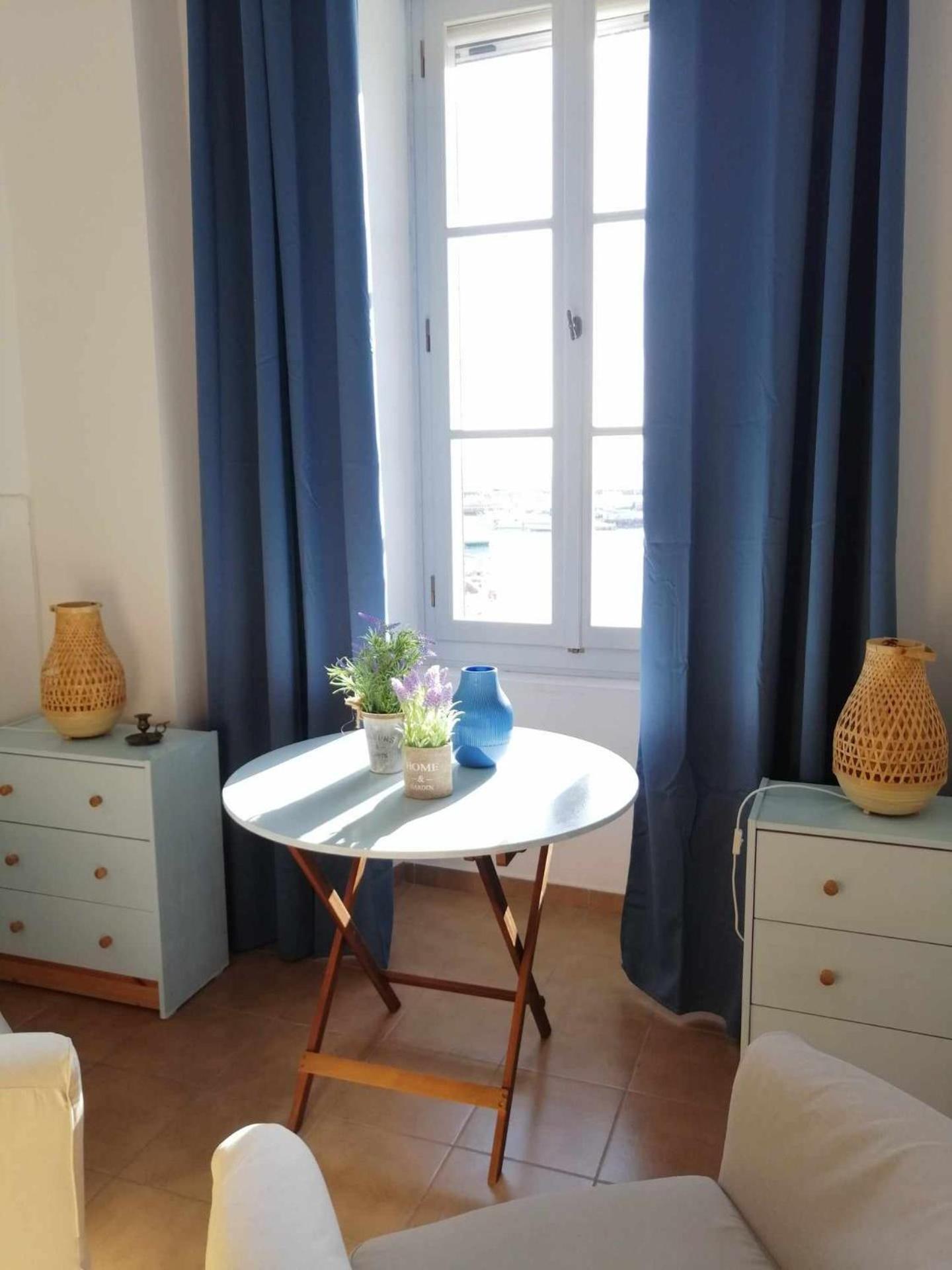Port 4 Apartment *